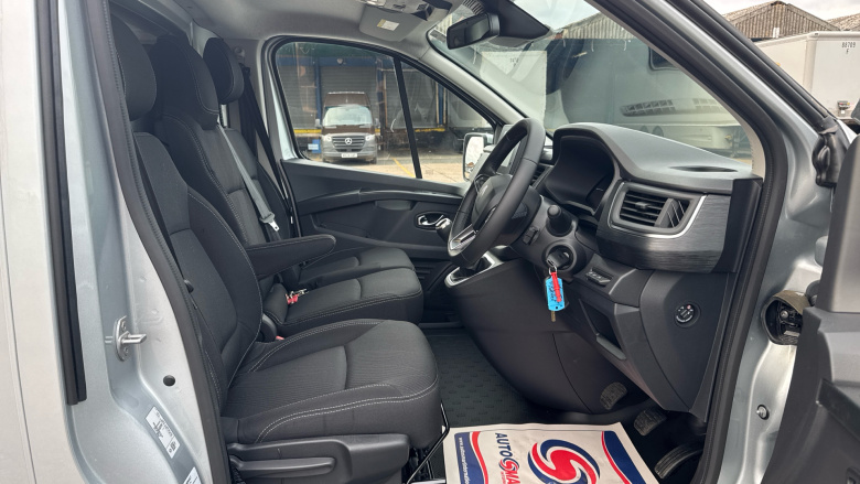 Renault Trafic Swb Diesel SL30 Blue dCi 150 Extra [Safety] Van